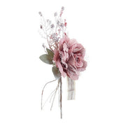 Pick con fiore di rosa e bacche per decorazione natalizia