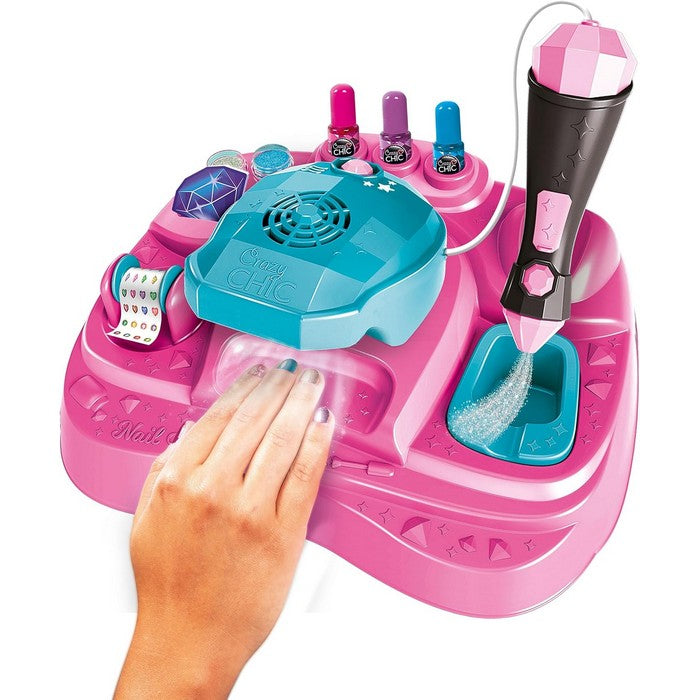 Crazy Chic Fashion Nail Art