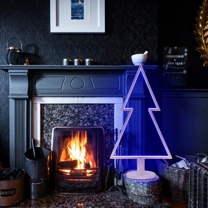 Albero di natale con LED RGB in legno