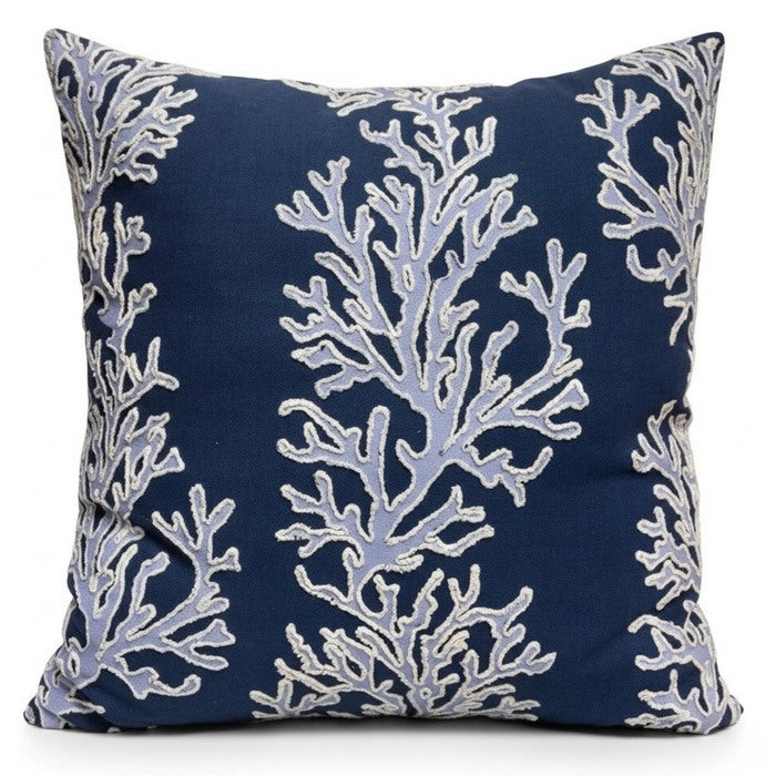 Cuscino blu e bianco con ricamo corallo marino 45x45 cm