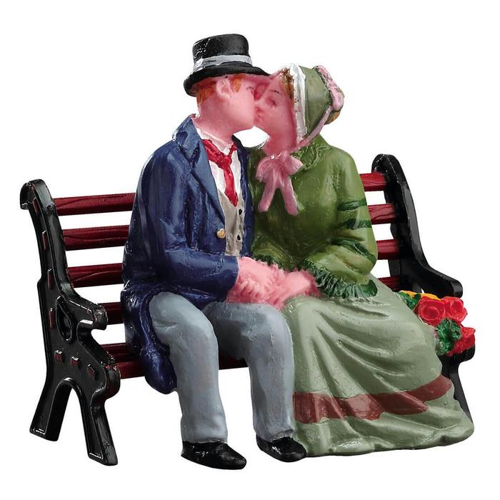 Scena con bacio per villaggio natalizio - The Kiss
