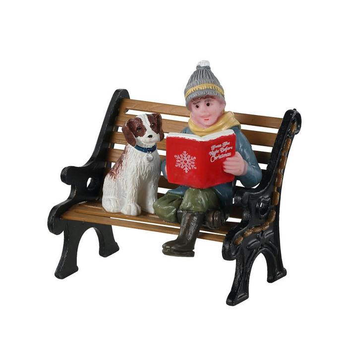 Bimbo con cane su panchina per villaggio natalizio - A Christmas Tale