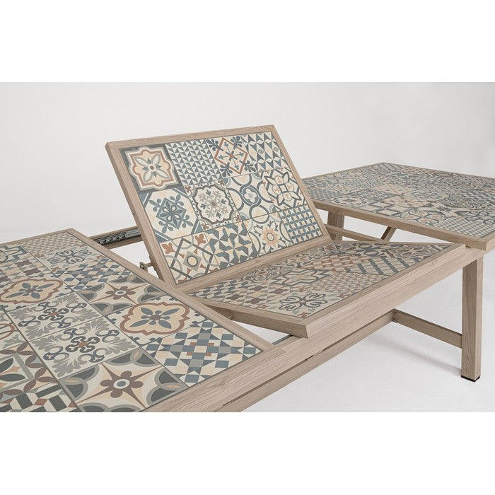 Tavolo rettangolare in alluminio allungabile, effetto legno con mattonelle 212-285x106 cm - Kalimera