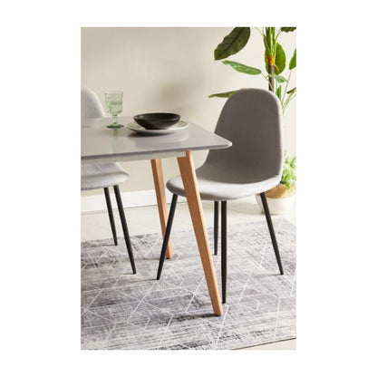 Tavolo scandinavo con gambe in legno - Helma