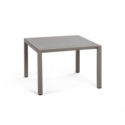 TAVOLINO ARIA DIAM.60 CM - Aria è un tavolino da appoggio con piano quadrato dogato che evoca il legno laccato, completament