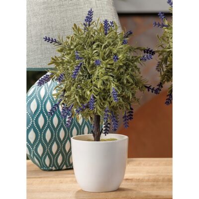 VASO PLAST CON LAVANDA DIAM9,5XH28 - Vaso decorativo con pianta di lavanda, dotato di vaso bianco in plastica. Dimensioni di
