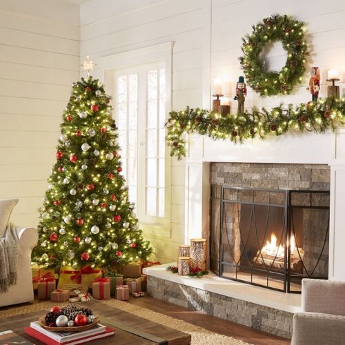 Albero di Natale con pigne - Claviere - Albero di natale Claviere dall'aspetto realistico con pigne, per creare un'atmosfera