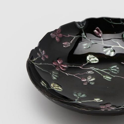Piatto in vetro con decorazione floreale Bisanzio Sakura - Piatto Bisanzio Sakura realizzato in vetro di colore nero con dec